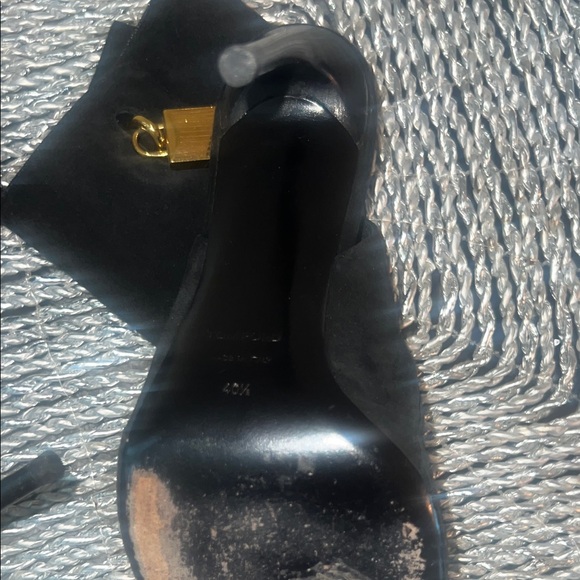 Elegant Black Ankle Boots - Picture 5 of 8